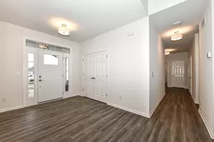 421 Clairmont Ct, Williams Bay, WI 53191 - Photo 2