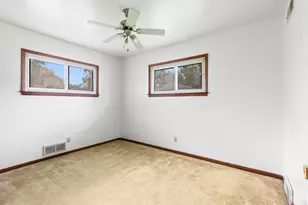 3301 E Carol Ct, Oak Creek, WI 53154 - Photo 14