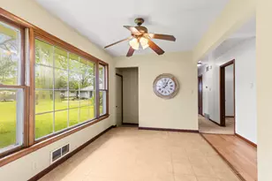 3301 E Carol Ct, Oak Creek, WI 53154 - Photo 10