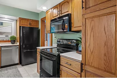 1512 E Olive St, Shorewood, WI 53211 - Photo 12