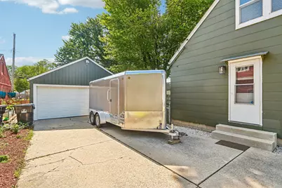 2325  Coolidge Ave, Racine, WI 53403 - Photo 6