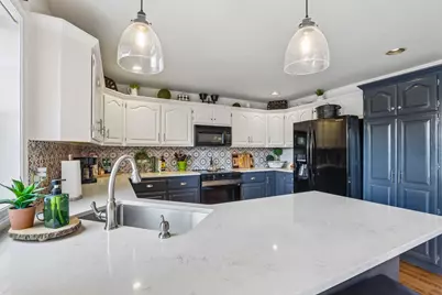 S96W34687  Jericho Dr, Eagle, WI 53119 - Photo 6