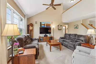 1085  Hillebrand Dr, Jefferson, WI 53549 - Photo 10
