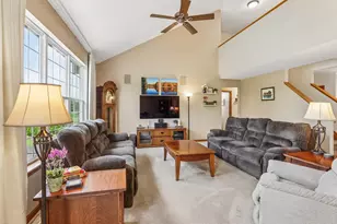 1085 Hillebrand Dr, Jefferson, WI 53549 - Photo 10