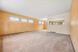 810 Summit Ave, Waukesha, WI 53188 - Photo 4