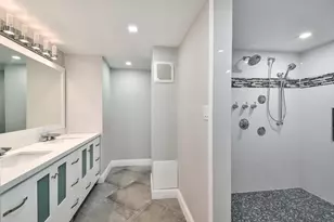 929 N Astor St, Milwaukee, WI 53202 - Photo 24