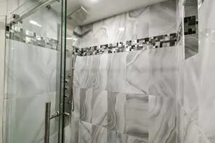 929 N Astor St, Milwaukee, WI 53202 - Photo 32