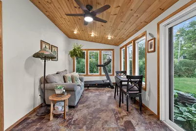 N2W27268  Lyles Dr, Pewaukee, WI 53188 - Photo 8