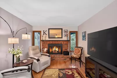 N2W27268  Lyles Dr, Pewaukee, WI 53188 - Photo 6
