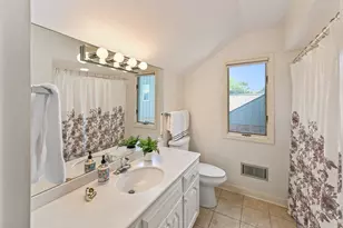 10117 N Gettysburg Ct, Mequon, WI 53092 - Photo 16