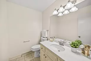10117 N Gettysburg Ct, Mequon, WI 53092 - Photo 20