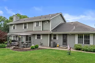 W147N7026 Woodland Dr, Menomonee Falls, WI 53051 - Photo 4