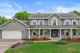 W147N7026 Woodland Dr, Menomonee Falls, WI 53051 - Photo 2