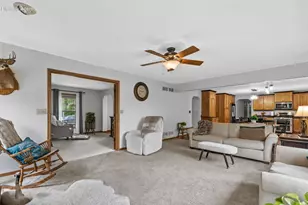 W147N7026 Woodland Dr, Menomonee Falls, WI 53051 - Photo 16