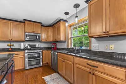 W147N7026  Woodland Dr, Menomonee Falls, WI 53051 - Photo 12
