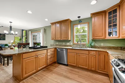 1952  Blackhawk Dr, Grafton, WI 53024 - Photo 10