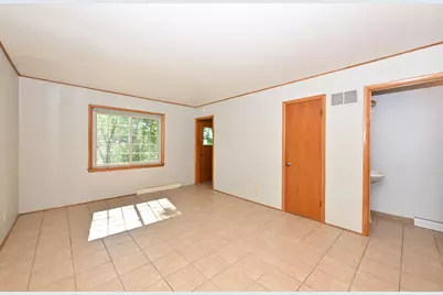 1710  Poplar Ave, South Milwaukee, WI 53172 - Photo 10