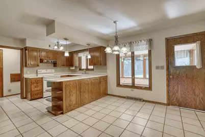 3910  Fresno Rd, Brookfield, WI 53045 - Photo 2