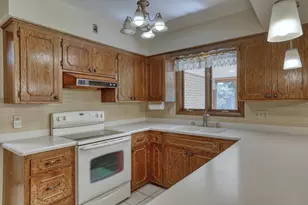 3910 Fresno Rd, Brookfield, WI 53045 - Photo 4