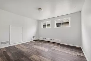 1017 E Pearson St, Milwaukee, WI 53202 - Photo 16