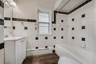 1017 E Pearson St, Milwaukee, WI 53202 - Photo 10