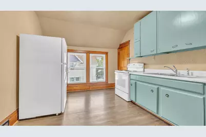 902 S 20th St #902A, Manitowoc, WI 54220 - Photo 6