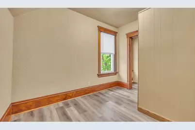 902 S 20th St #902A, Manitowoc, WI 54220 - Photo 8