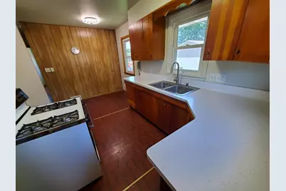 903  Werner St, Watertown, WI 53098 - Photo 4