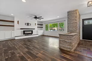 N84W16093 Donald Ct, Menomonee Falls, WI 53051 - Photo 8