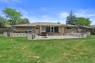 N84W16093 Donald Ct, Menomonee Falls, WI 53051 - Photo 34