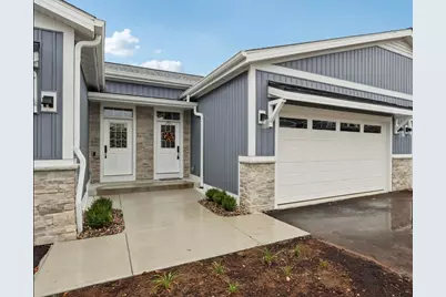 405  Falcon Ridge Dr #18, Burlington, WI 53105 - Photo 1