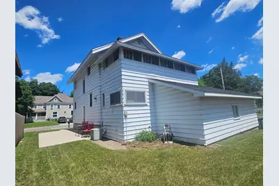 319 E Main St, Sparta, WI 54656 - Photo 14