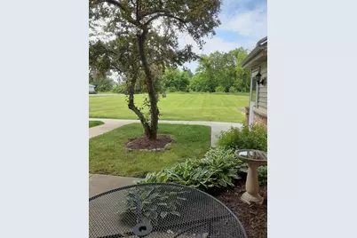 3620 E Barbara Ct #8, Oak Creek, WI 53154 - Photo 6