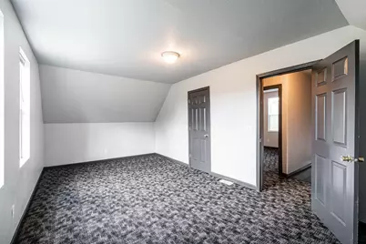 547 N 25th St, Milwaukee, WI 53233 - Photo 12