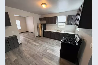 547 N 25th St, Milwaukee, WI 53233 - Photo 8