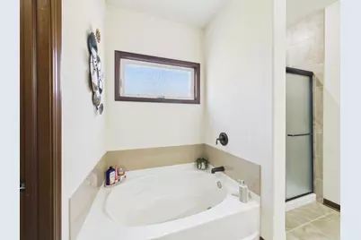 W272N387  Hilltop Dr, Pewaukee, WI 53188 - Photo 52