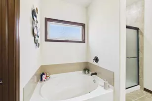 W272N387 Hilltop Dr, Pewaukee, WI 53188 - Photo 52