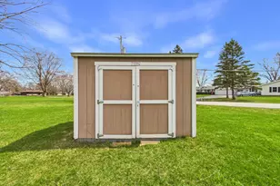W272N387 Hilltop Dr, Pewaukee, WI 53188 - Photo 102