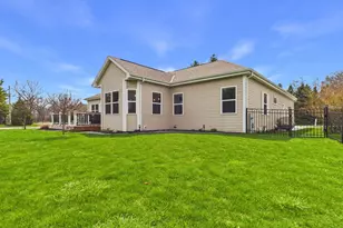 W272N387 Hilltop Dr, Pewaukee, WI 53188 - Photo 96