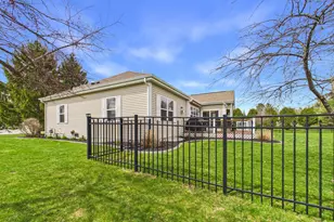 W272N387 Hilltop Dr, Pewaukee, WI 53188 - Photo 100