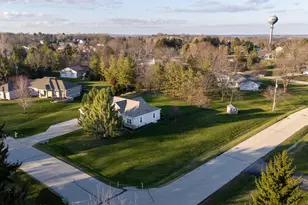 W272N387 Hilltop Dr, Pewaukee, WI 53188 - Photo 2