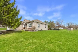 W272N387 Hilltop Dr, Pewaukee, WI 53188 - Photo 104