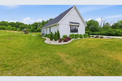 3864  Hickory Hill Pkwy, Richfield, WI 53033 - Photo 52