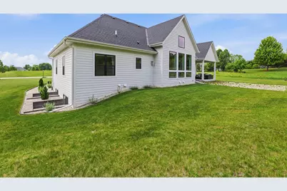 3864  Hickory Hill Pkwy, Richfield, WI 53033 - Photo 48