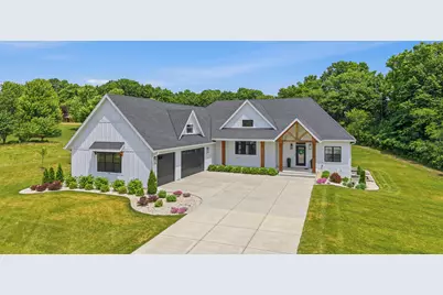 3864  Hickory Hill Pkwy, Richfield, WI 53033 - Photo 2