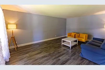 3710 S Massachusetts Ave, Milwaukee, WI 53220 - Photo 8