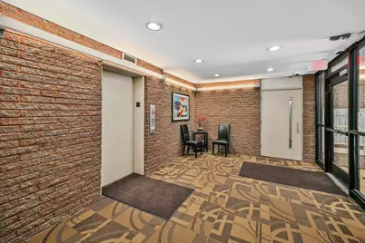 2025 E Greenwich Ave #110, Milwaukee, WI 53211 - Photo 4