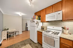 2025 E Greenwich Ave, Milwaukee, WI 53211 - Photo 16