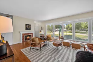 1077 Christopher Ct, Oconomowoc, WI 53066 - Photo 4