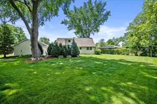 1077 Christopher Ct, Oconomowoc, WI 53066 - Photo 38